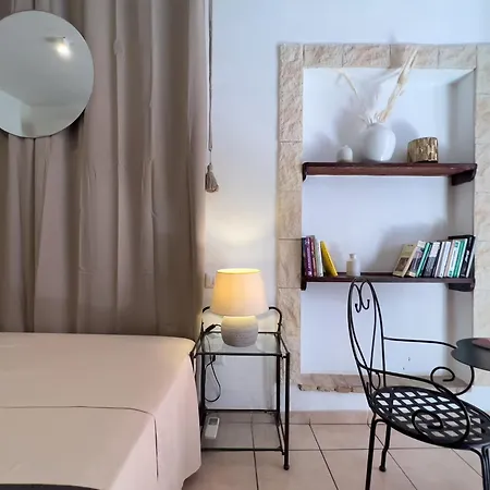 Castello's Guest house