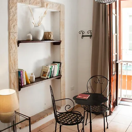 بيت ضيافة Castello's