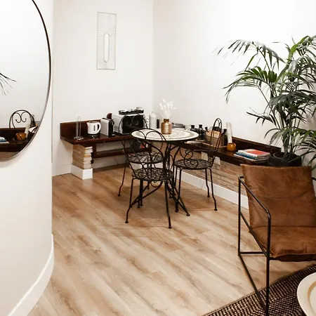 بيت ضيافة Castello's 3*